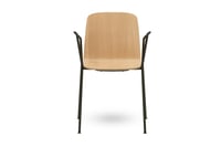 Mai_vierastuoli_käsinojilla2_digi