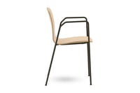 Mai_vierastuoli_käsinojilla3_digi