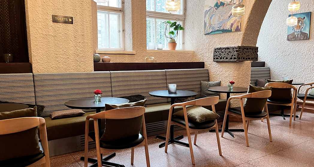 Niemen Tehtaat oli mukana uudistamassa Home Hotel Jugendin yleisilmettä. Esimerkiksi hotellin aulatilat kalustettiin Edith-tuoleilla.